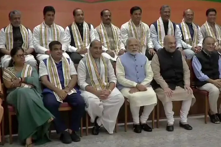'मिशन 2019' पर शाह और 15 राज्यों के मुख्यमंत्रियों संग दिल्ली में PM मोदी का महामंथन- India TV Hindi