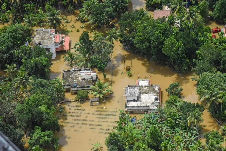 Following floods in Kerala and Karnataka, Tamil Nadu on the edge of crisis | PTI Representational- India TV Hindi