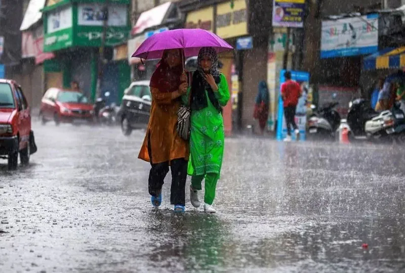 Heavy rain warning for 13 states on August 15th- India TV Paisa
