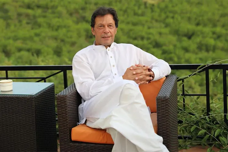 Pakistan: Imran Khan government bans VIP protocol to 'influential people' at airports |Facebook- India TV Hindi