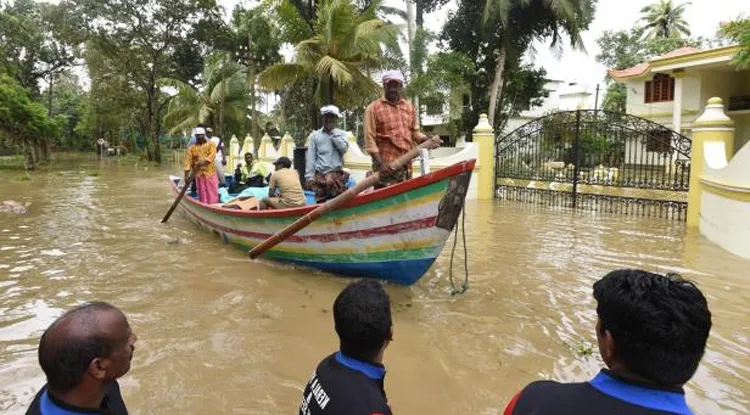 kerala flood relief- India TV Paisa
