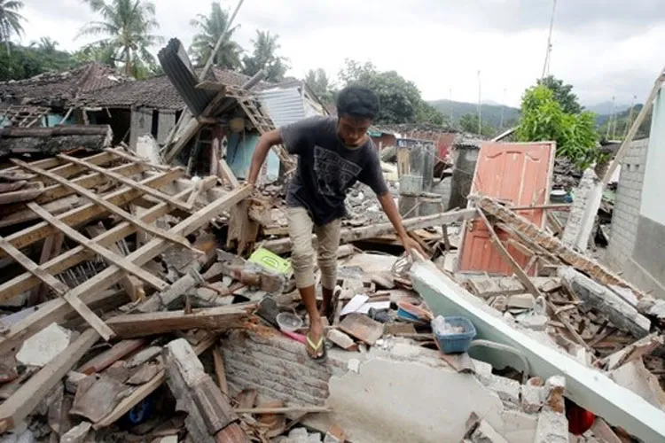 Indonesia: Magnitude 6.3 earthquake shakes Lombok island | AP File- India TV Hindi