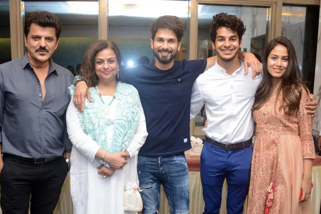Shahid Kapoor with family- India TV Hindi