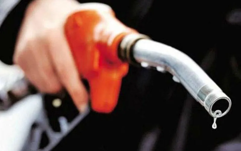 Petrol price rose to nearly 2 month high on Monday - India TV Paisa
