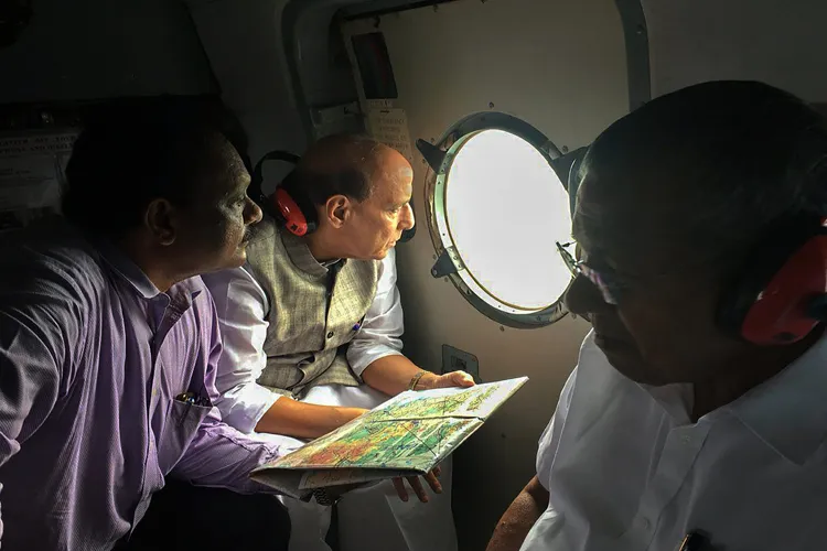 Union Home Minister Rajnath Singh conducts an aerial survey...- India TV Hindi