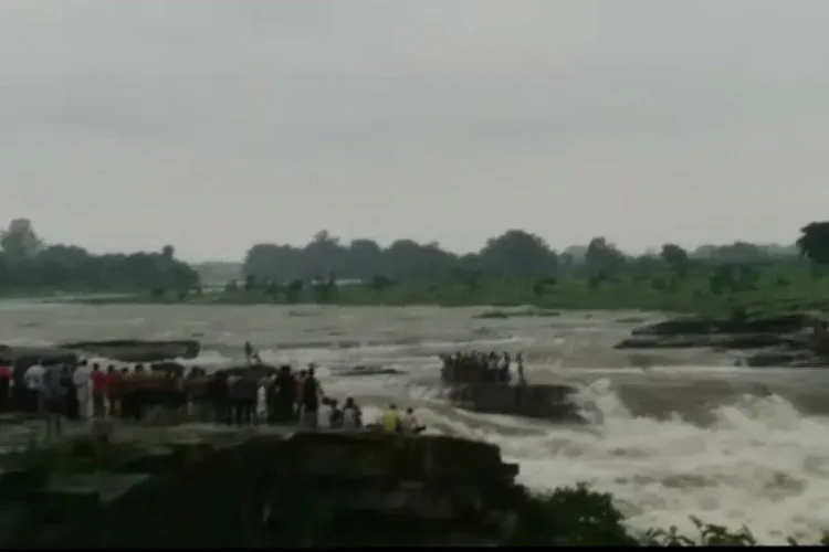 Shivpuri Waterfall Tragedy- India TV Hindi