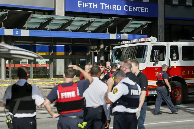 shooting at the Fifth Third Center in Cincinnati's Fountain...- India TV Hindi