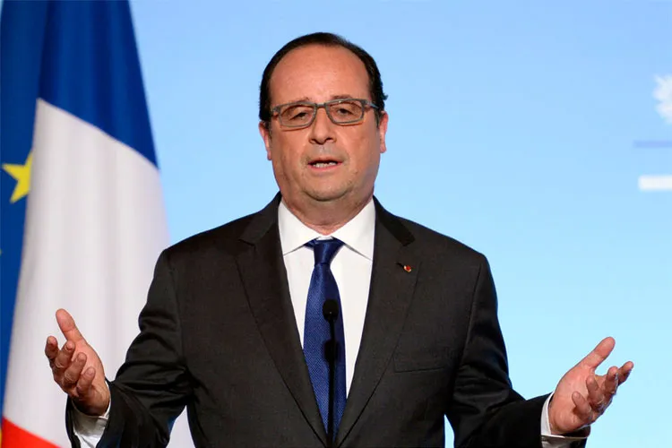 Unaware of pressure on Reliance and Dassault to work together, says Francois Hollande | AP File- India TV Hindi