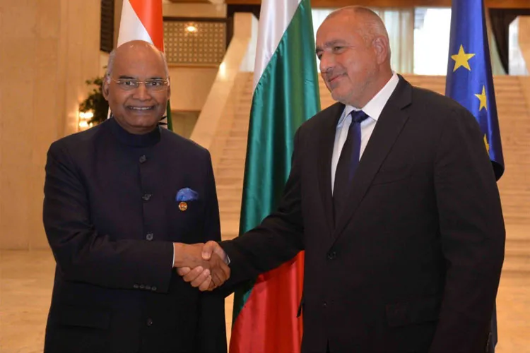 President Ram Nath Kovind meets Bulgarian PM, invites companies to India | AP- India TV Hindi
