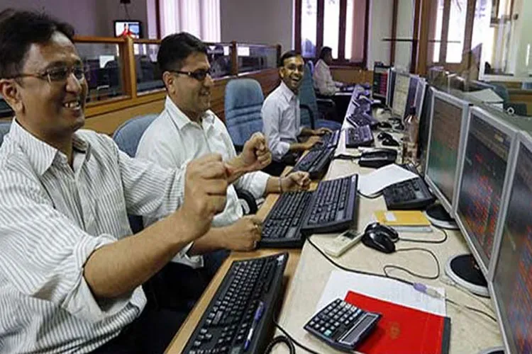 Sensex and Nifty gains on Thursday despite rupee depreciation- India TV Paisa