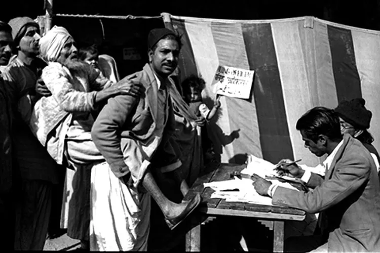 1st General Elections in India on October 25th 1951- India TV Hindi