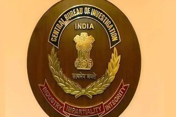 CBI arrests its officer Devendra Kumar in connection with Moin Qureshi case- India TV Hindi