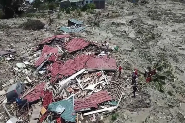 Indonesia tsunami-quake death toll surpassed 2000- India TV Hindi