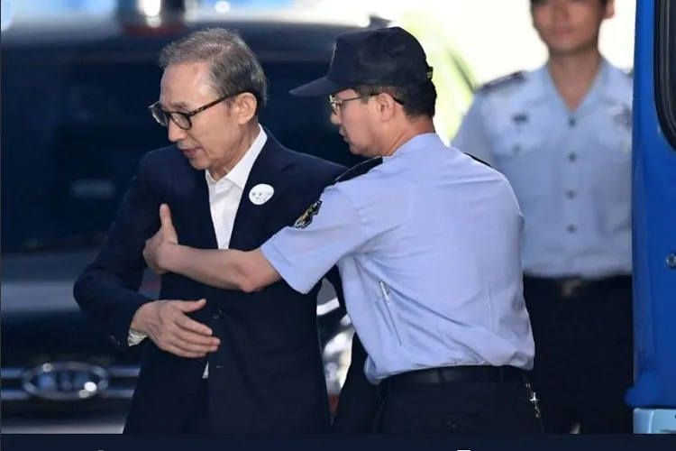 South Korea jails former president Lee Myung-bak for 15 years- India TV Hindi