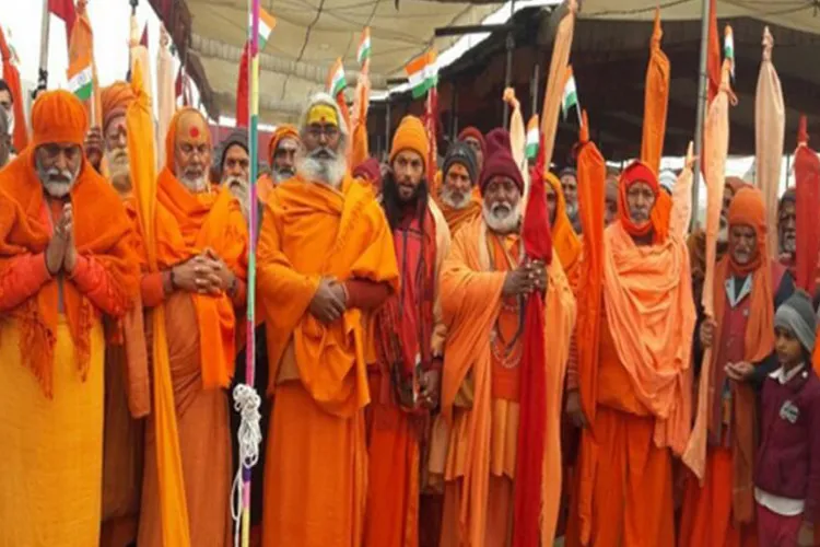 राम मंदिर के मुद्दे पर आज दिल्ली में संतों की उच्चाधिकार समिति की बैठक- India TV Hindi