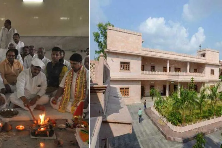 Shivpal Yadav moves into Mayawati's old bungalow- India TV Hindi