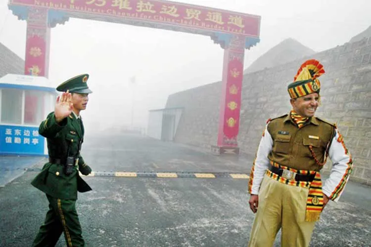 अवैध रूप से भारत में प्रवेश करने के आरोप में 6 चीनी नागरिक हिरासत में- India TV Hindi