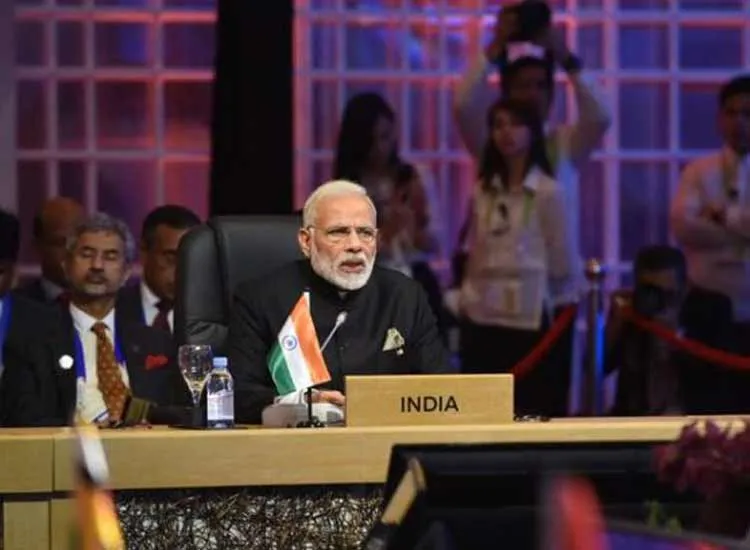PM Narendra Modi to visit Singapore on November​ 14-15 to attend East Asia Summit- India TV Hindi