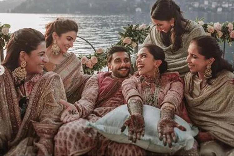 Ranveer Singh, Deepika Padukone with their family- India TV Hindi