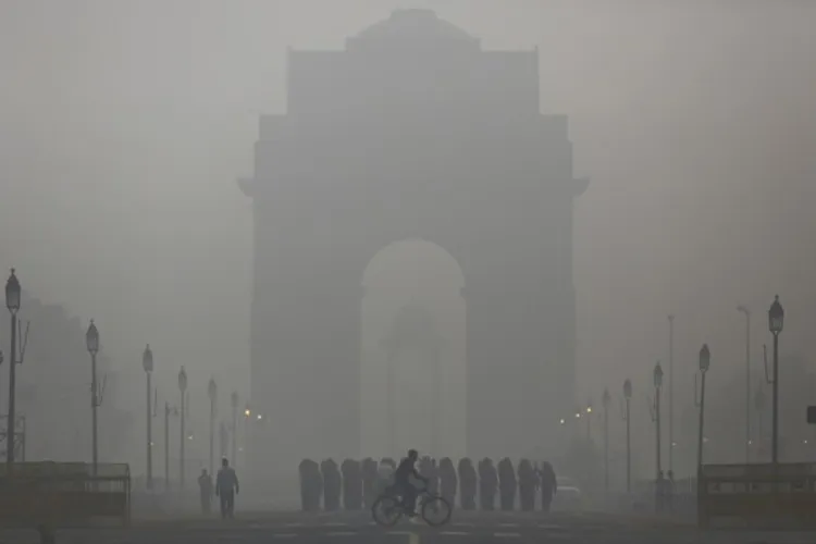दिल्ली में प्रतिबंधों के बावजूद दूसरे साल भी बढ़ा प्रदूषण- India TV Hindi