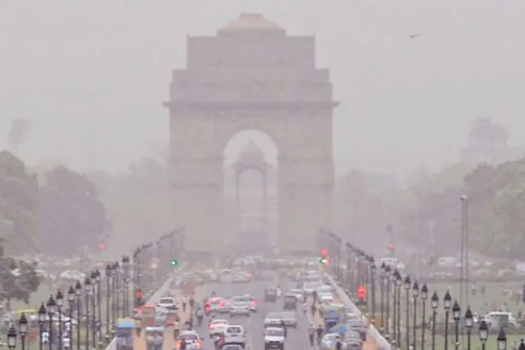 ‘बहुत खराब’ है दिल्ली की हवा, सोमवार से हालात और खराब होने की चेतावनी- India TV Hindi