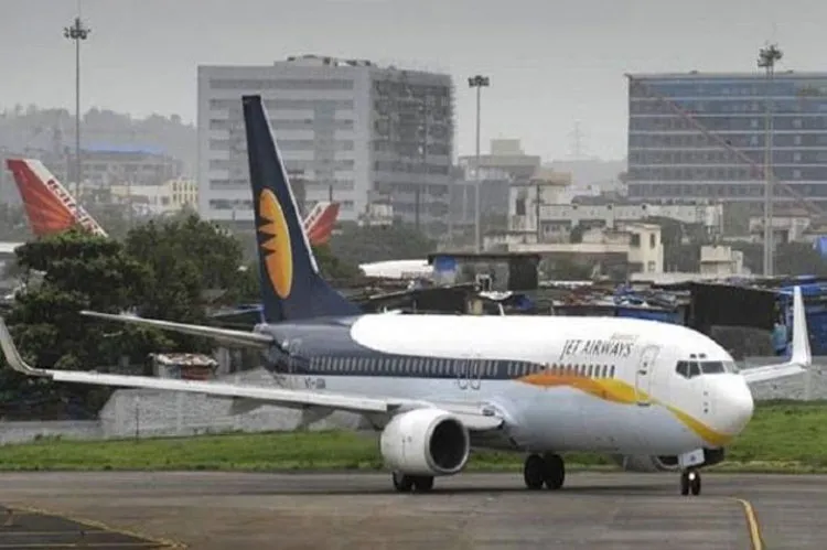 Jet Airways passenger heard ‘threatening to blow up plane’, detained at Kolkata airport - India TV Hindi