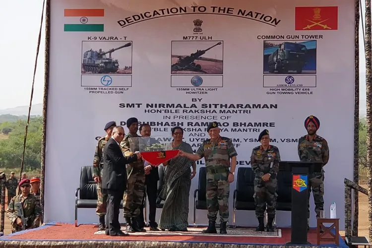 सेना के बेडे में शामिल हुईं K-9 वज्र, एम 777 होवित्जर, कार्यक्रम में शामिल हुईं रक्षा मंत्री- India TV Hindi