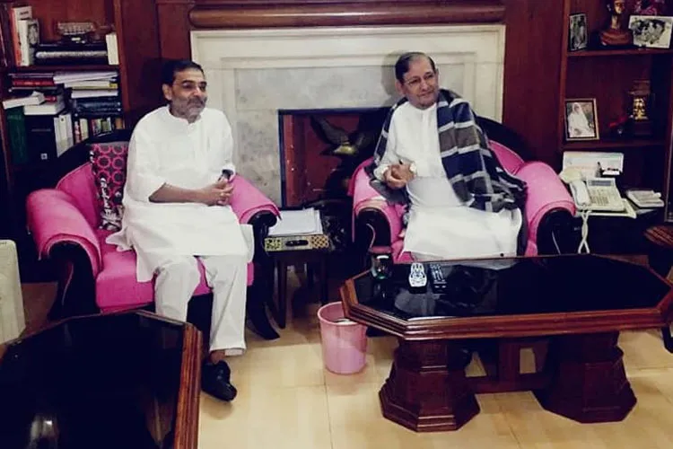 RLSP president Upendra Kushwaha meets Opposition leader Sharad Yadav | Facebook- India TV Hindi