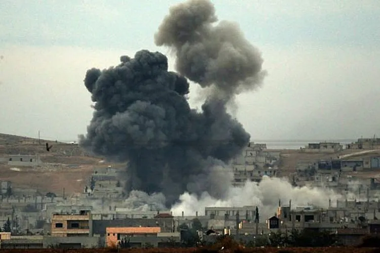 US-led airstrikes kill 20 Islamic State militants in Syria | AP Representational- India TV Hindi