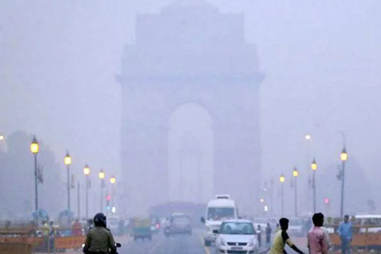 दिल्ली में वायु गुणवत्ता बेहद खराब, ईपीसीए ने अधिकारियों के डीजल गाड़ी इस्तेमाल पर जताई चिंता - India TV Hindi
