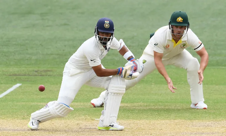 एडिलेट टेस्ट के चौथे दिन काली पट्टी बांधकर मैदान पर उतरे ऑस्ट्रेलियाई खिलाड़ी, जानें कारण- India TV Hindi