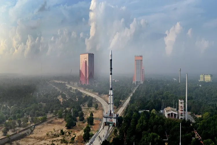 इसरो आज लॉन्च करेगा जीसैट-7ए उपग्रह, भारतीय वायुसेना के लिए है बहुत खास- India TV Hindi