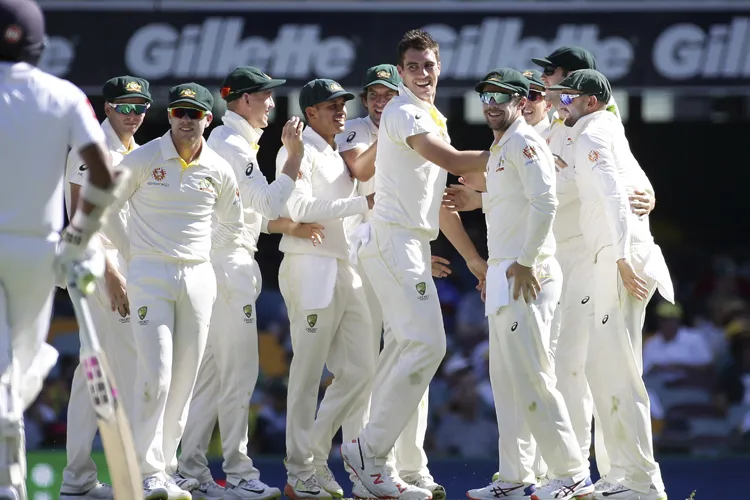 ब्रिस्बेन टेस्ट: पैट कमिंस ने झटके 10 विकेट, आस्ट्रेलिया ने श्रीलंका को पारी और 40 रनों से दी मात- India TV Hindi