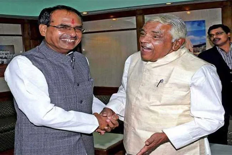 Congress offers Lok Sabha ticket to former CM and senior BJP leader Babulal Gaur from Bhopal- India TV Hindi