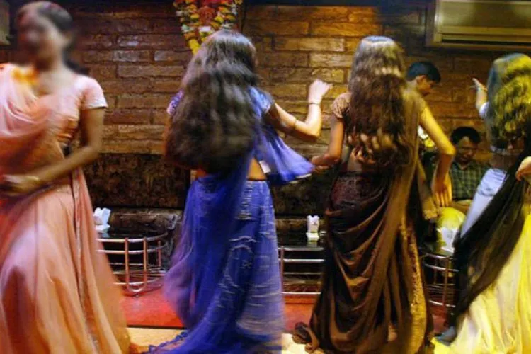 Mumbai Dance Bars: SC allows payment of tips to performers- India TV Hindi