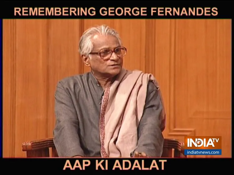 Sonia Gandhi lied about her education? George Fernandes once said this in Aap Ki Adalat- India TV Hindi