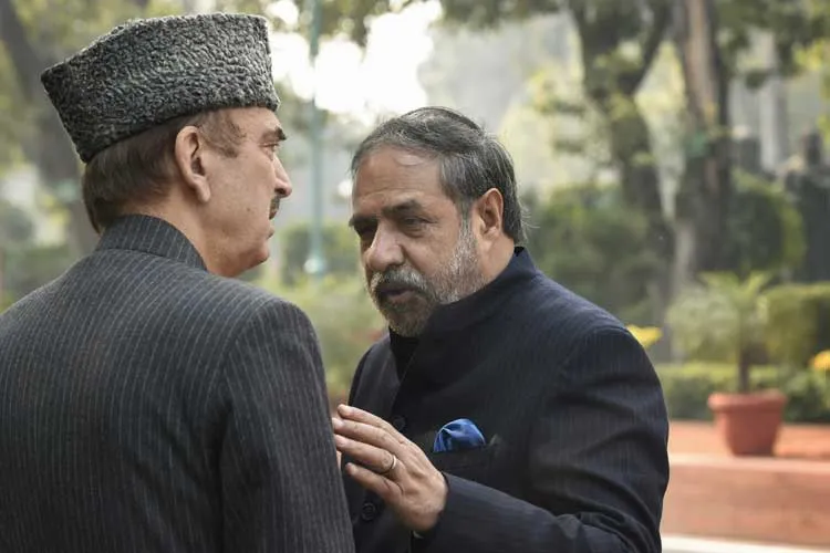 Congress MPs Ghulam Nabi Azad and Anand Sharma- India TV Hindi