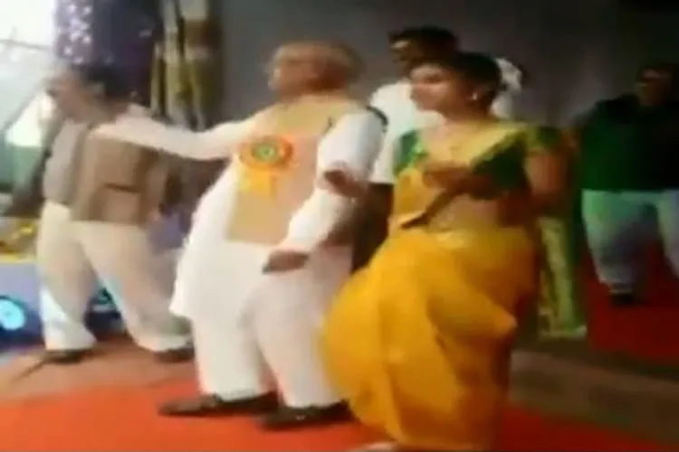 NCP MP from Bhandara-Gondiya Madhukar Kukade dances with students during a school function | ANI- India TV Hindi