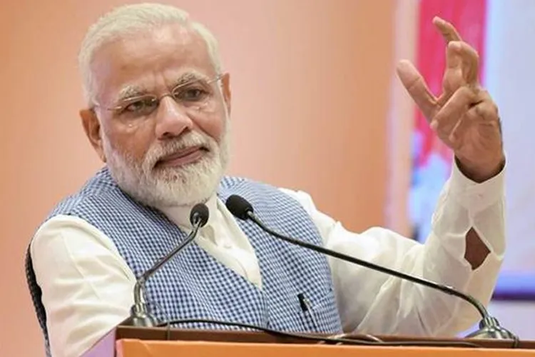प्रधानमंत्री मोदी ने आयुष्मान भारत के लाभार्थियों को लिखा पत्र, विपक्ष ने की आलोचना- India TV Hindi