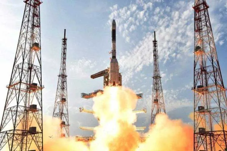 Astronauts on Gaganyaan likely to be pilots, hints ISRO- India TV Hindi