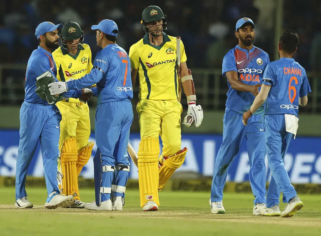 मैक्सवेल की अर्धशतकीय पारी के दम पर ऑस्ट्रेलिया ने जीता रोमांचक मुकाबला, सीरीज में 1-0 से आगे- India TV Hindi