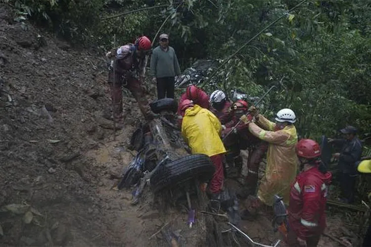 Landslide in Bolivia | AP- India TV Hindi