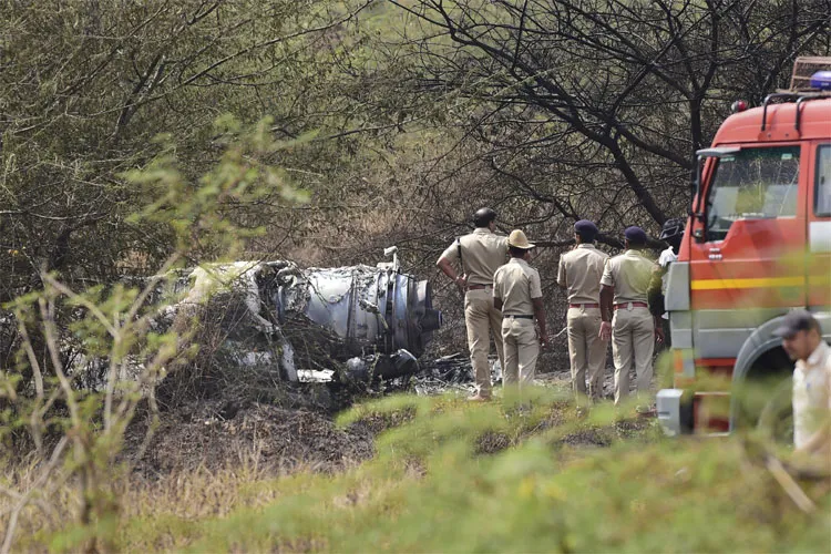 Mirage 2000 fighter aircraft crashes at HAL Airport in Bengaluru, both pilots dead | PTI- India TV Hindi
