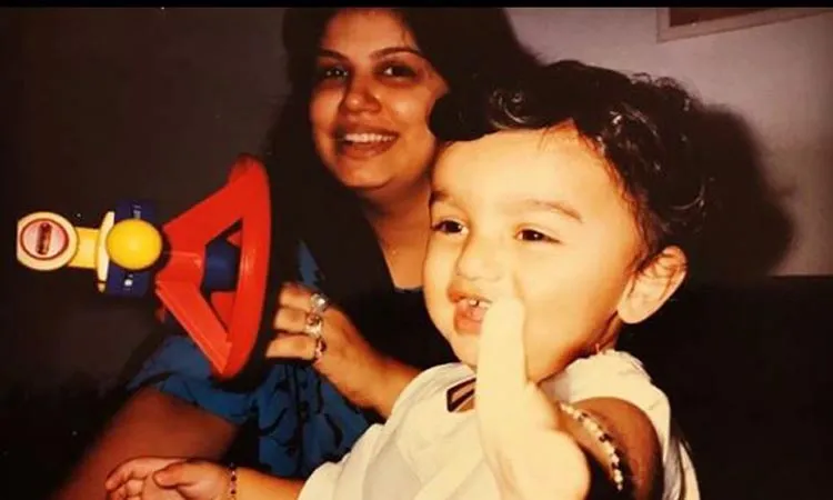 Arjun Kapoor with mother- India TV Hindi