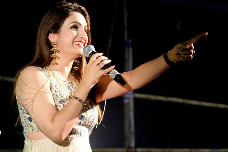 akriti kakkar- India TV Hindi
