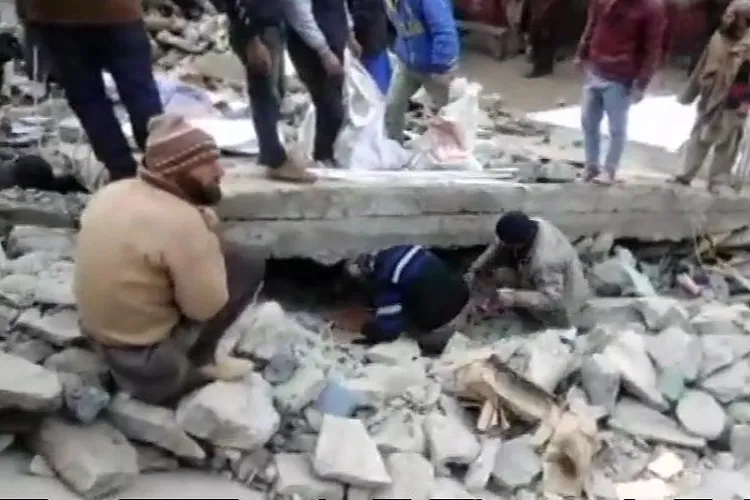 Bathri market of Bhalessa area collapsed in a landslide...- India TV Hindi