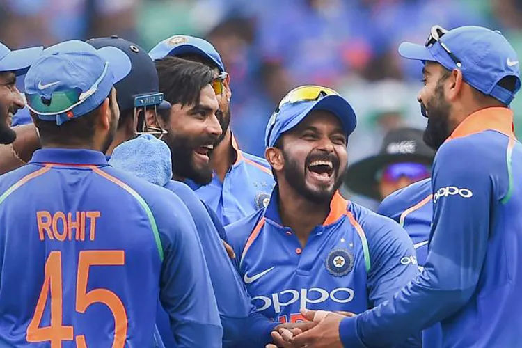ICC ODI Rankings: कोहली और बुमराह नंबर वन पर बरकरार, केदार जाधव ने हासिल की करियर बेस्ट रैकिंग- India TV Hindi