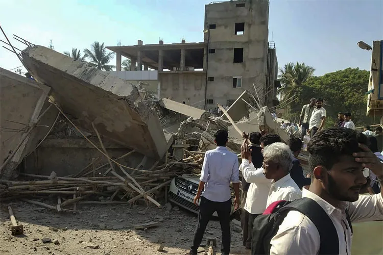 Karnataka building collapse: 3 dead, 56 rescued in Dharwad | PTI- India TV Hindi