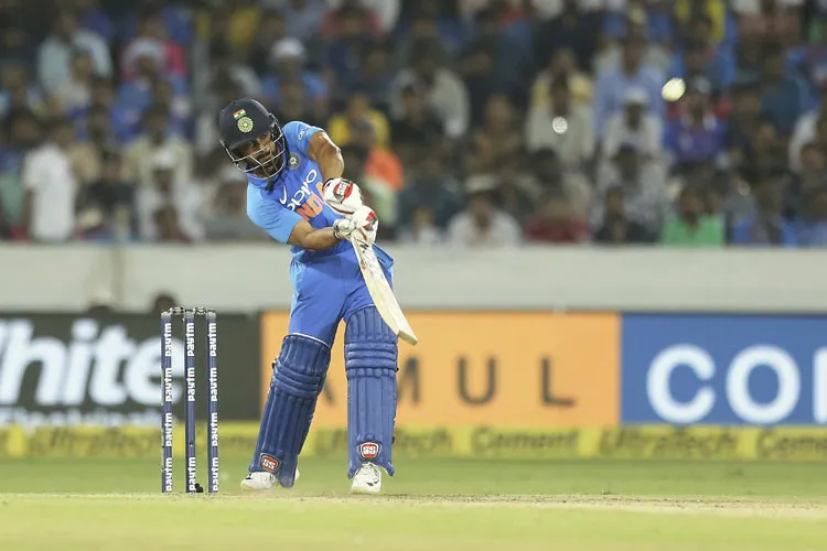 1st ODI: केदार जाधव ने किया खुलासा, बोले- मैं अच्छा खेल पाया क्योंकि धोनी दूसरे छोर पर मेरे साथ थे- India TV Hindi