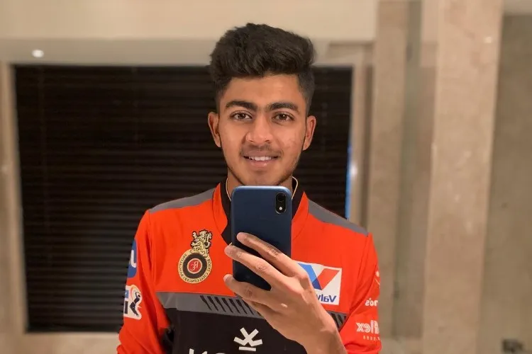 IPL 2019, SRH vs RCB: Teen prodigy Prayas Ray Barman becomes the youngest ever to play the tournamen- India TV Hindi